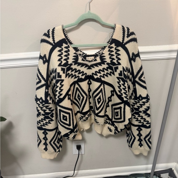 POL Black and Cream Geometric Sweater - Picture 4 of 6